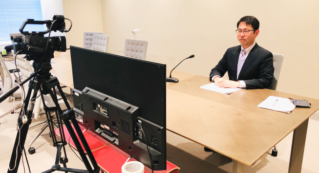 Distribution of videos explaining financial results